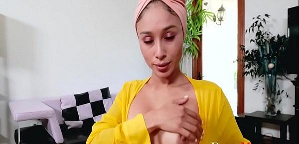  Discovering Mom&039;s Sexy Side While She Fucks Me In Hijab- Cali Lee